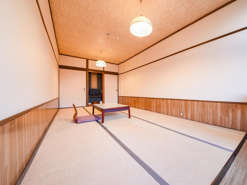 Отель Ryokan Marue Honkan Хитоёси Экстерьер фото